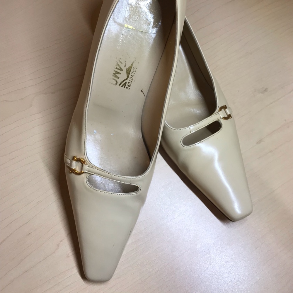 Ferragamo Light Honey Beige Heels